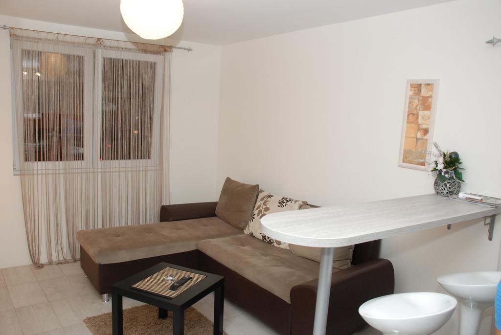בלגרד Franstal Apartments חדר תמונה