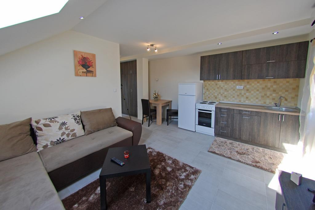 בלגרד Franstal Apartments חדר תמונה